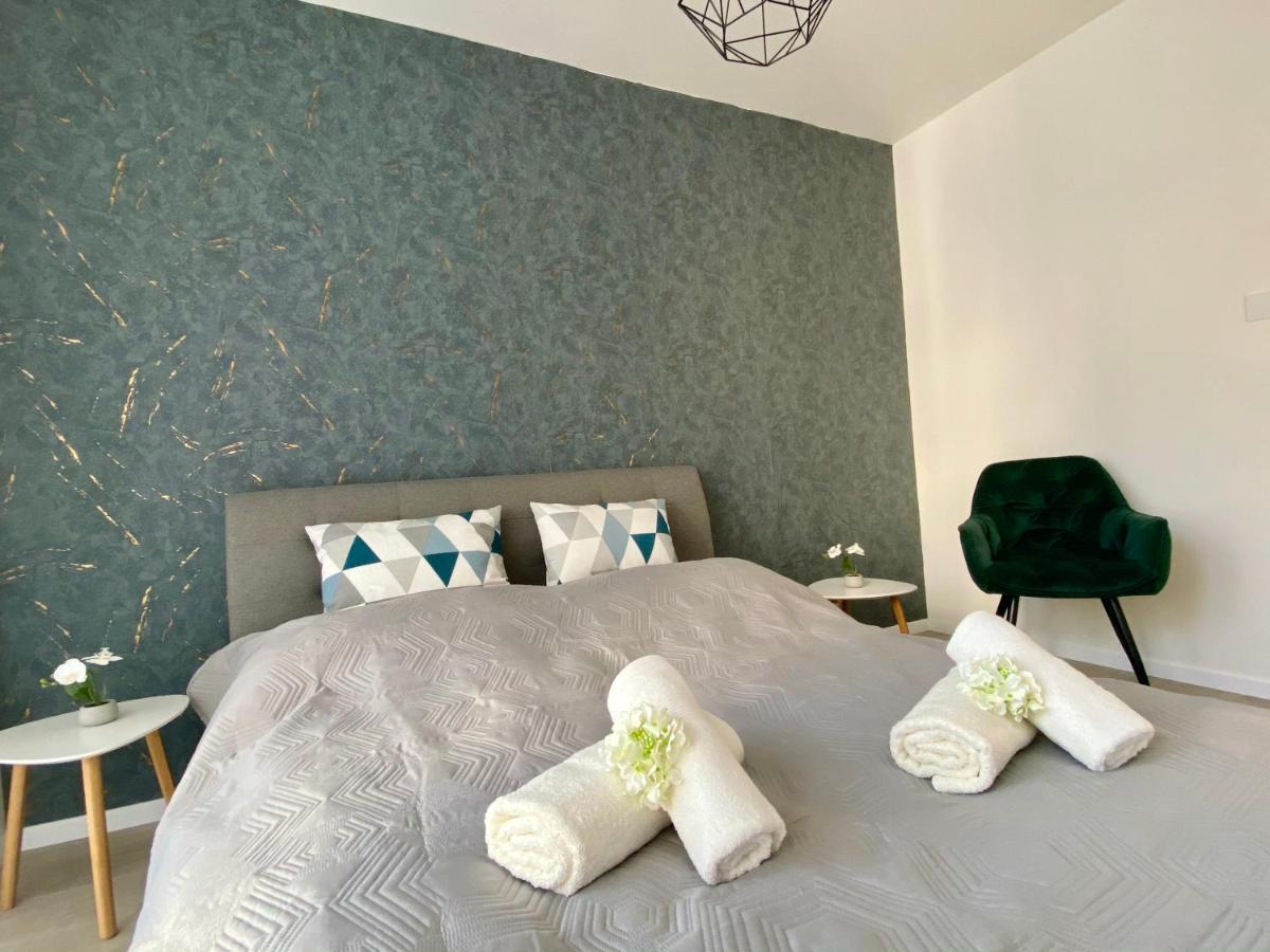 Apartment Mala Praha 日利纳 外观 照片